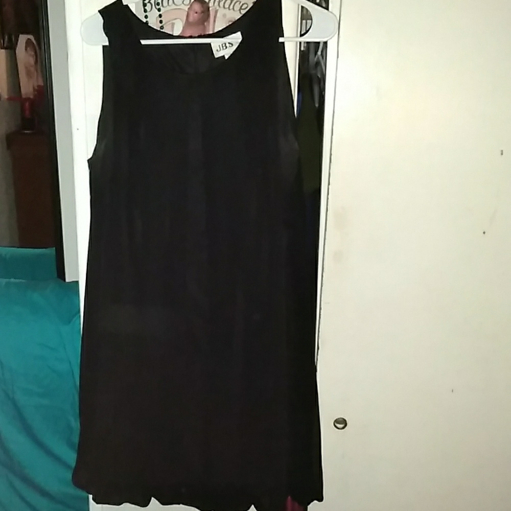 dresses - Picture 3 of 8